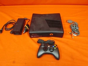 Xbox 360 Slim 4GB Video Game Console With Wired Controller 4207 - Picture 1 of 4