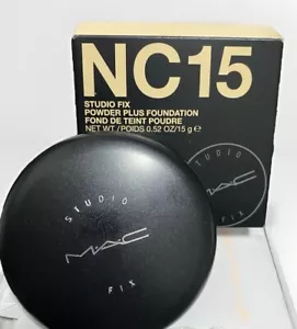 MAC Compact Powder Foundation, Farbton NC15, 15 g 0.52 Oz - Bild 1 von 2