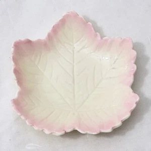 Plato Belleek Ireland Pink Trim Leaf 3rd Green Mark 313 - Imagen 1 de 3