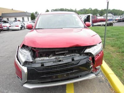 Capó 15 16 17 18 19 20 21 MITSUBISHI OUTLANDER Foto 1 de 4