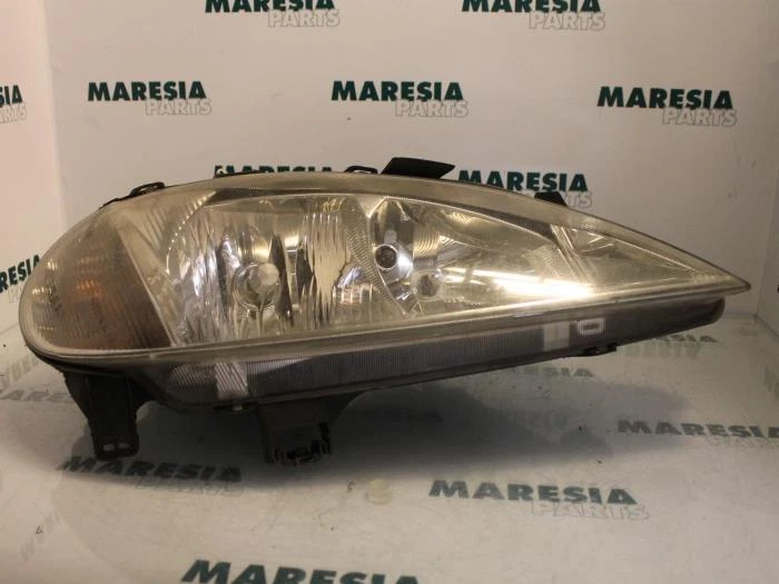 Hauptscheinwerfer rechts Renault Megane I Cabriolet EA 260103707R P3103153 - Bild 1 von 1