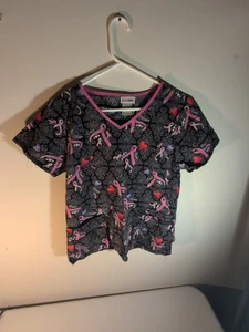 Women's Scrub Top Breast Cancer Awareness Black Love Woman’s Size Small - Picture 1 of 3