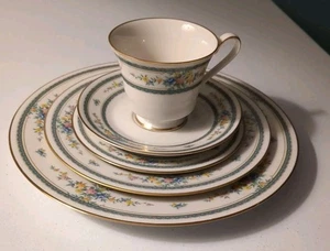 Noritake Fine China AMENITY 5pc Place Setting - 3 Diff Szed Plates, Cup & Saucer - Picture 1 of 17