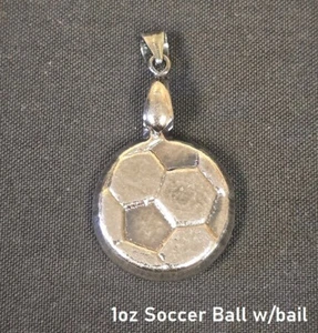 Lingotto argento 999 versato a mano 1 oz "palla da calcio" con cauzione di YPS - Foto 1 di 2