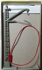 MÄRKLIN  OBERLEITUNG 7012  PALO CATENARIA CON PRESA CORRENTE - ANSCHLUSSMAST OVP - Foto 1 di 3