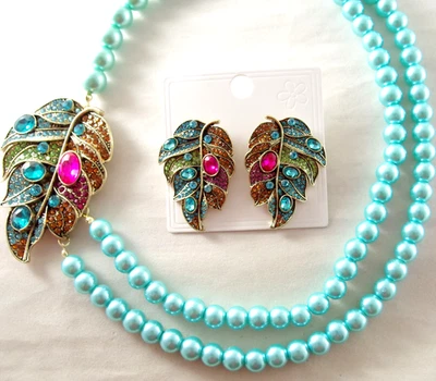 DESIGNER STYLE 2" CRYSTAL RHINESTONE FALL LEAF EARRINGS/ BLUE PEARL NECKLACE SET - Image 1 of 4