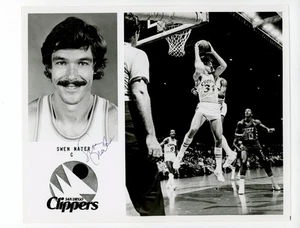 Foto de prensa emitida por el equipo autografiado SWEN NATER 1978-79 de los San Diego Clippers - Imagen 1 de 2