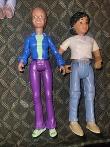 Fisher Price liebevolle Familie Puppenhaus afroamerikanische Mutter weißes Shirt Spielzeug Posten - Bild 1 von 5