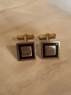 Vintage Swank cufflink set Burgundy Ruby Glass Set Preowned Great Condition - Image 1 of 4