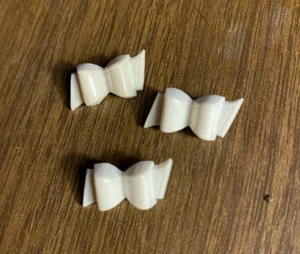 3 Plastic White Bows Sewing Buttons 3/4" - Picture 1 of 2
