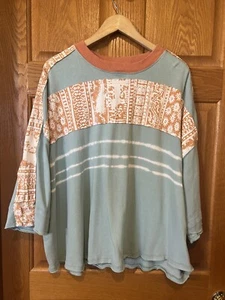 Camisa BOHO B71 We the Free People Happiness in Bloom de gran tamaño para mujer pequeña - Imagen 1 de 4