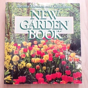 Paperback, New Garden Book, Better Homes and Gardens, 384 pp, about 9" x 9.75" - Picture 1 of 4