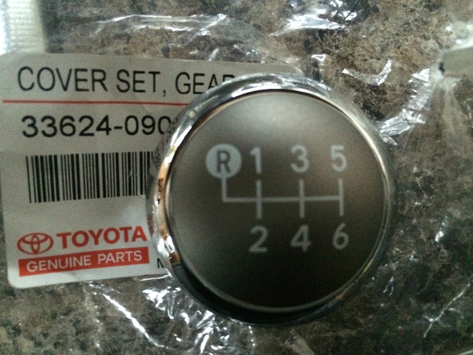 GENUINE TOYOTA YARIS 2013 GEAR KNOB CHROME CAP TOP ONLY 6 SPEED 2013 - Image 1 of 1