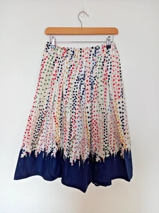 Falda acampanada con estampado de 10 puntos Thought UK azul marino blanco marca ética multiconsciente - Imagen 1 de 7