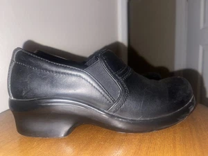 Ariat Sutter schwarz Leder Keilabsatz Komfort Arbeit Slipper Clogs Halbschuhe Gr. 7 B - Bild 1 von 8