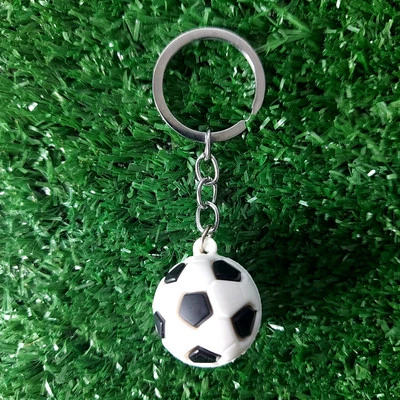 Llavero de balón de fútbol - PVC miniatura blanco y negro llavero deportivo Foto 1 de 2