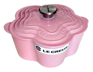 Le Creuset Cocotte Fleur Flower Elegant shaped Sugar pink 20cm Unused w/box NEW - Picture 1 of 6