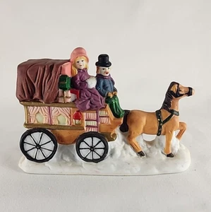 Carro dibujado por caballos Lemax con pieza de pueblo de vacaciones/tren para hombre y mujer - Imagen 1 de 10