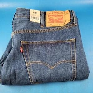 Levi's 501 Men's Original Fit Straight Leg Jeans Button Fly 501-0194 - Picture 1 of 6