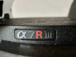 Sony Alpha 7 R III Ca. 5000 Auslösungen Garantie Zubehörpakete - Bild 1 von 14
