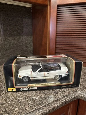 Maisto Special Edition 1 18 Scale 1993 BMW 325i Convertible Diecast Car | White - Image 1 of 4