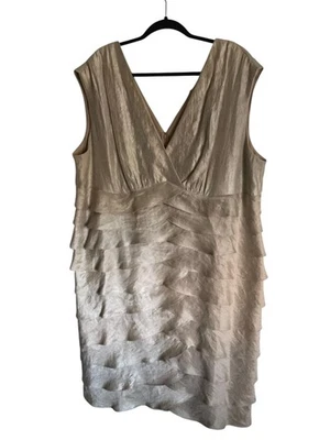 Dressbarn женщина коллекции платье женщин 20 Вт бежевый металлический ярусный оборки V шеи - Изображение 1 из 4