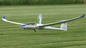 ARCUS E 2.2m Elektrosegler PNP Klapptriebwerk und Störklappen + Ezfw. robbe 2568 - Bild 1 von 16