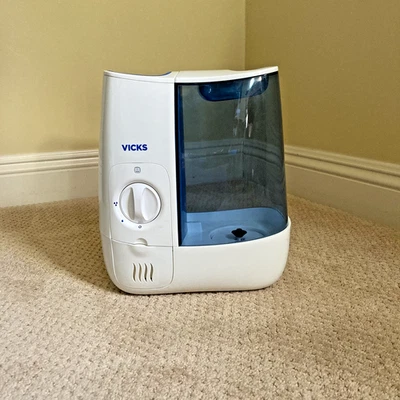 Vicks Warm Mist Humidifier VWM845V1 White & Blue Clean & Working Bedroom Health - Image 1 of 4