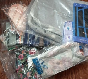 Avon Accessory Roll, Cosmetic Bag, Minibag, Tote bag, traveler bag New Set of 13 - Picture 1 of 10