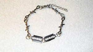 Pulsera con dije de hoja de afeitar de alambre de púas joyería espina punk rock gótico - Imagen 1 de 2