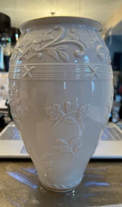Rare LENOX Tossed Floral Large Ivory Vase Embossed Gold Trim 10” Tall NIB - Picture 1 of 8