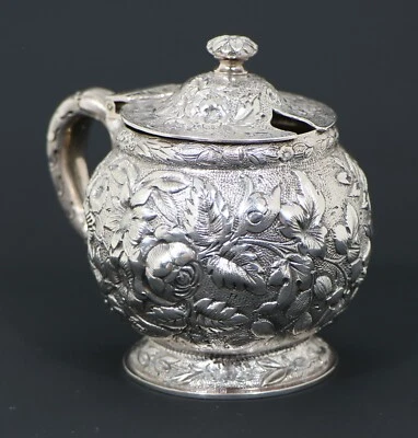 Pequeña azucarera Tiffany & Co. (Tiffany and Co.) - Plato de plata - Floral 1884 Foto 1 de 4