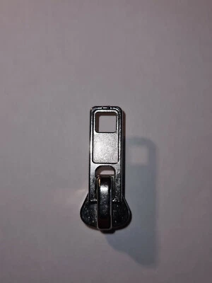 YKK , SBS USW & FÜR MARKENLOSE 2 Schieber für Kunststoff & Metall 8 mm Reißverschlüsse ( 8S2) (3,95€/Stück)