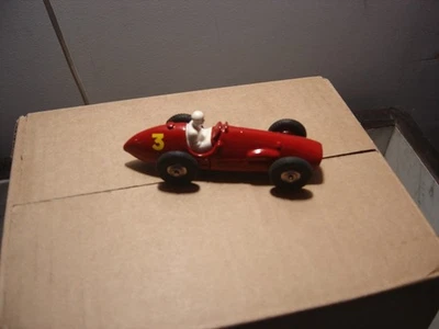 Dinky Toys Ferrari 23J N°3 calandre quadrillée restaurée entièrement boite copie - Photo 1/4