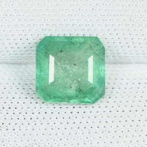 1.35 ct  FINE  QUALITY ZAMBIAN MINED GREEN NATURAL EMERALD SQUARE See Vdo YEL - Picture 1 of 2