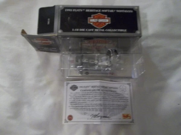 Avon 2001 H-D 1993 FLSTN Heritage Softail Nostalgia 1:18 Die Cast Foto 1 de 4