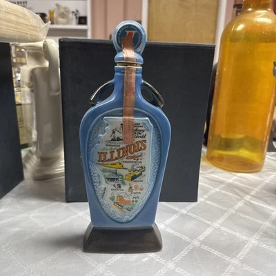 Jarra vacía de whisky bourbon sesquicentenario Jim Beam Illinois 1968 vintage Foto 1 de 4