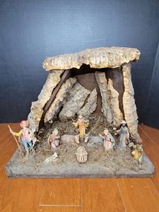 Vintage Unique Christmas Nativity Set Scene Wooden Stable Manger Figurines Italy - Picture 1 of 9