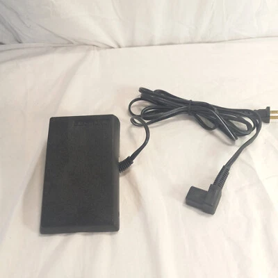 Singer CR606 362095-001 3-Prong Electronic Sewing Machine Foot Pedal Controller - Image 1 of 4