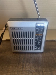 Radio Am/Fm Transistor Sony TFM 3700W Usado Probado y Funcionando - Imagen 1 de 14