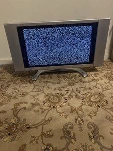 Sharp Aquos LC-26DA5U 26” LCD Television Analog TV Set 16:9 Aspect Retro Gaming - Picture 1 of 7