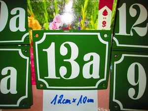 Número de casa nº 13a número blanco sobre fondo verde 12 cm x 10 cm esmalte - Imagen 1 de 12