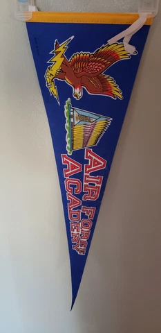 AIR FORCE FALCONS VINTAGE NCAA FELT PENNANT  4/9/22 Cover