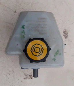 Jaguar XJ8  X308 1999-2002 BRAKE MASTER CYLINDER WITH  RESERVOIR - Picture 1 of 4