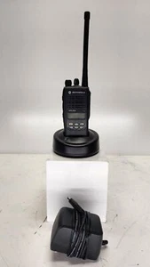 Motorola HT1250 VHF 136-174 Mhz 128 Ch Ltd Keypad (AAH25KDF9AA5AN) - Picture 1 of 8