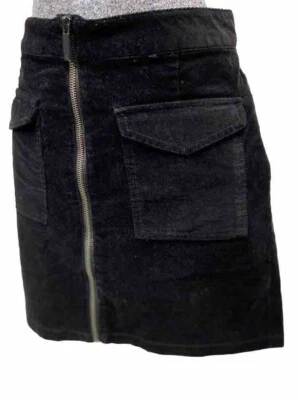 Saia Vince Camuto tamanho 4 veludo clássico preto 30X17 bolsos frontais com zíper mini - Imagem 1 de 4