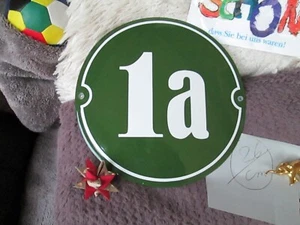 Hausnummer Ø 26 cm weiße Zahl/grün Emaille 1a, 2a, 3a, 4a, 5a, 6a, 7a, 8a, 9a - Picture 1 of 10
