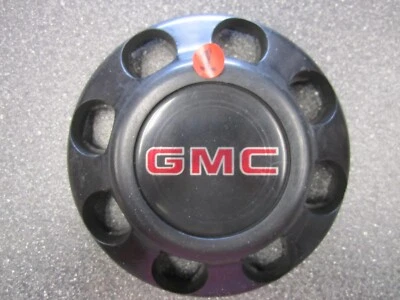 1974 - 2002 年 GMC Savana Sierra 2500 3500 16 英寸原始设备制造商黑色中心盖 46268 - One/1 — 第 1/4 张图片