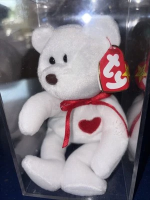 Rare 1993 Ty Beanie Baby Valentino Bear Mint + Case - Image 1 of 4