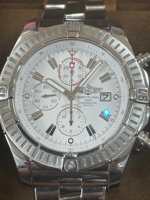 Reloj para hombre Super Avenger cronógrafo automático esfera blanca A13370 Foto 1 de 4